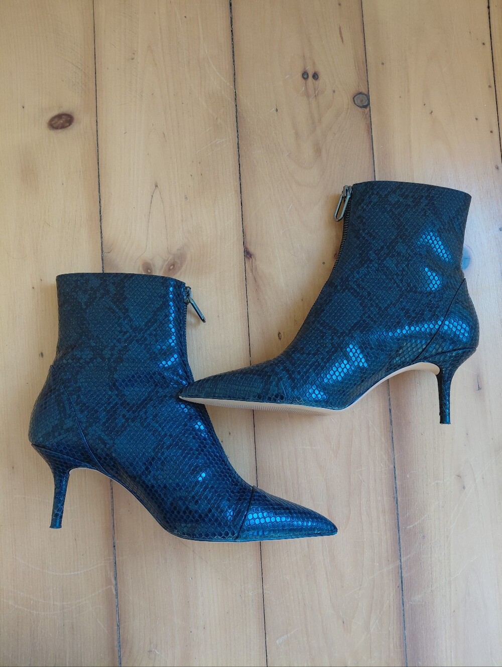 Zara Black Snakeskin Point Toe boots in size 39 Ankle Bootie